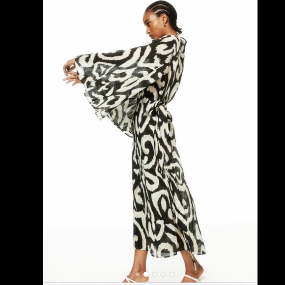 H&M Wrap Long Dress with Flared Sleeves - Picture 2 of 6
